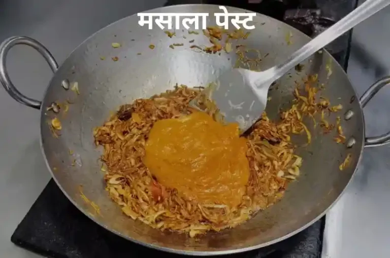 khade masala paste in fry pan